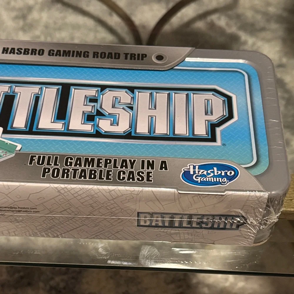HASBRO GAMING ROAD TRIP * * BATTLESHIP * GAME with PORTABLE CASE NEW!